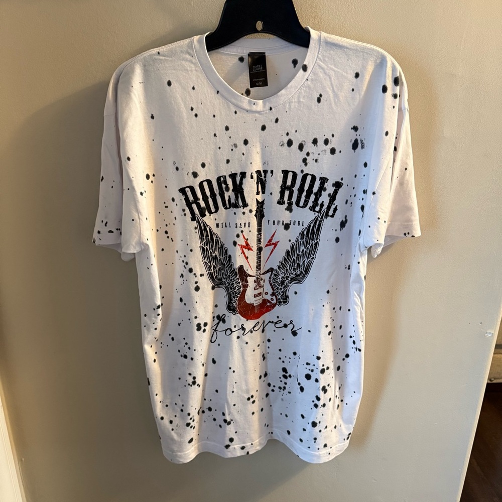 NWOT Sweet Claire Graphic Tee